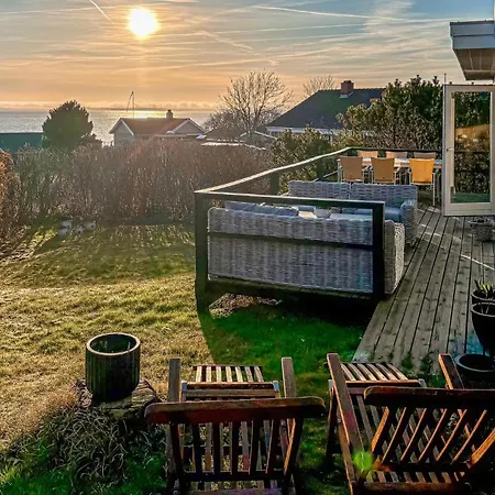 Prázdninový dům In V With House Sea View