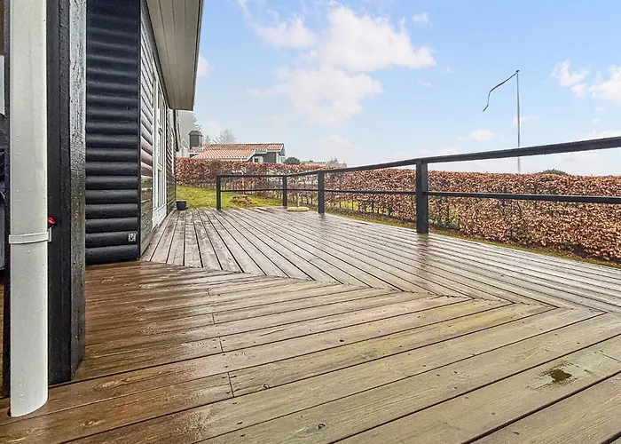 In V With House Sea View بيت للعطل إيسبيرغ