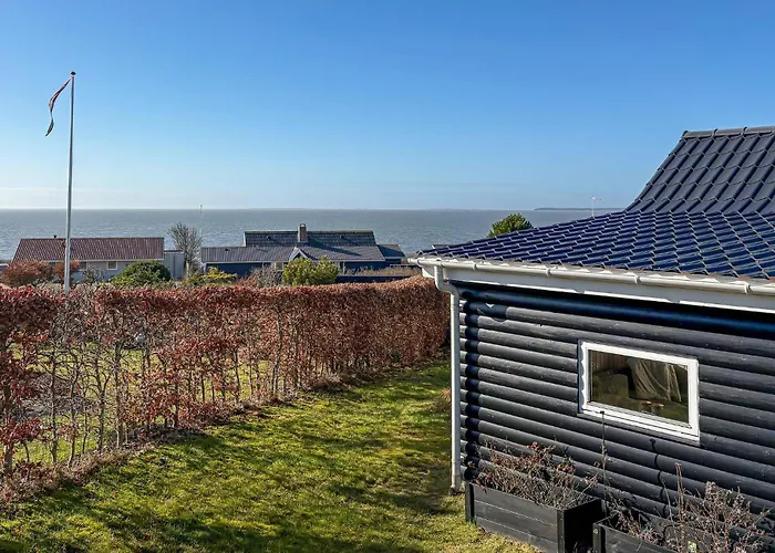 بيت للعطل In V With House Sea View إيسبيرغ