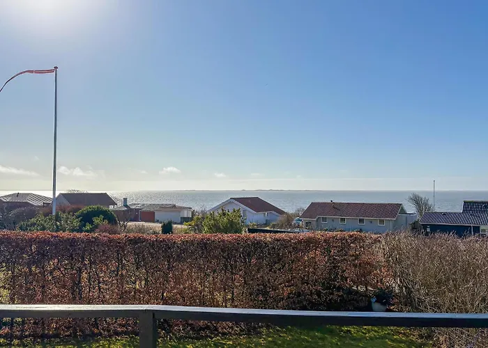 In V With House Sea View إيسبيرغ